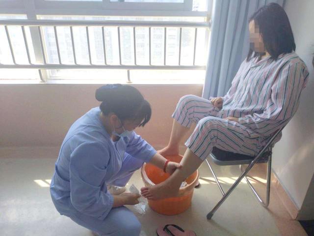 无陪护与叙事护理双管齐下 深圳龙岗中心医院破解患者照护难题